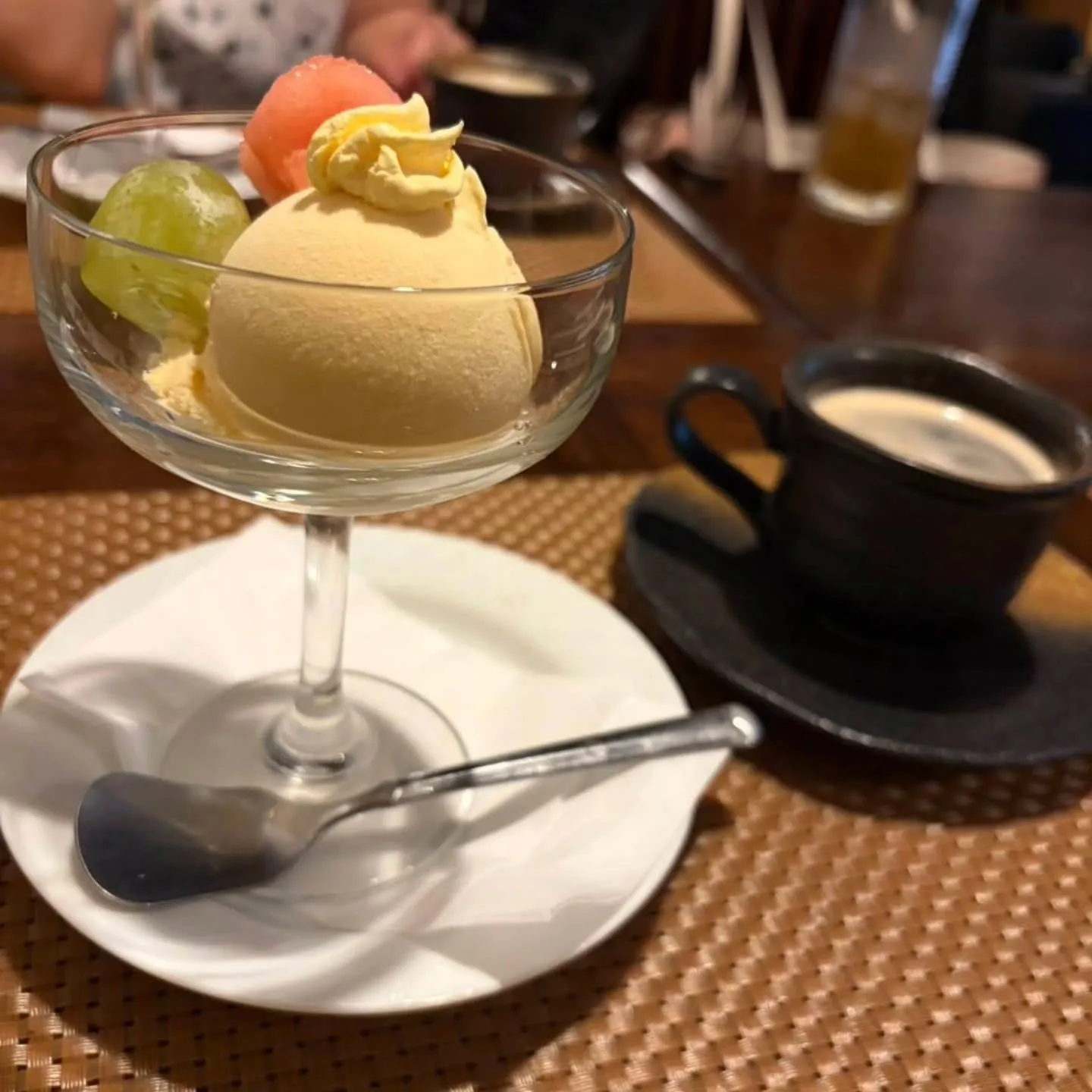 食後には　芳醇なバニラアイスクリームが食べたいですね